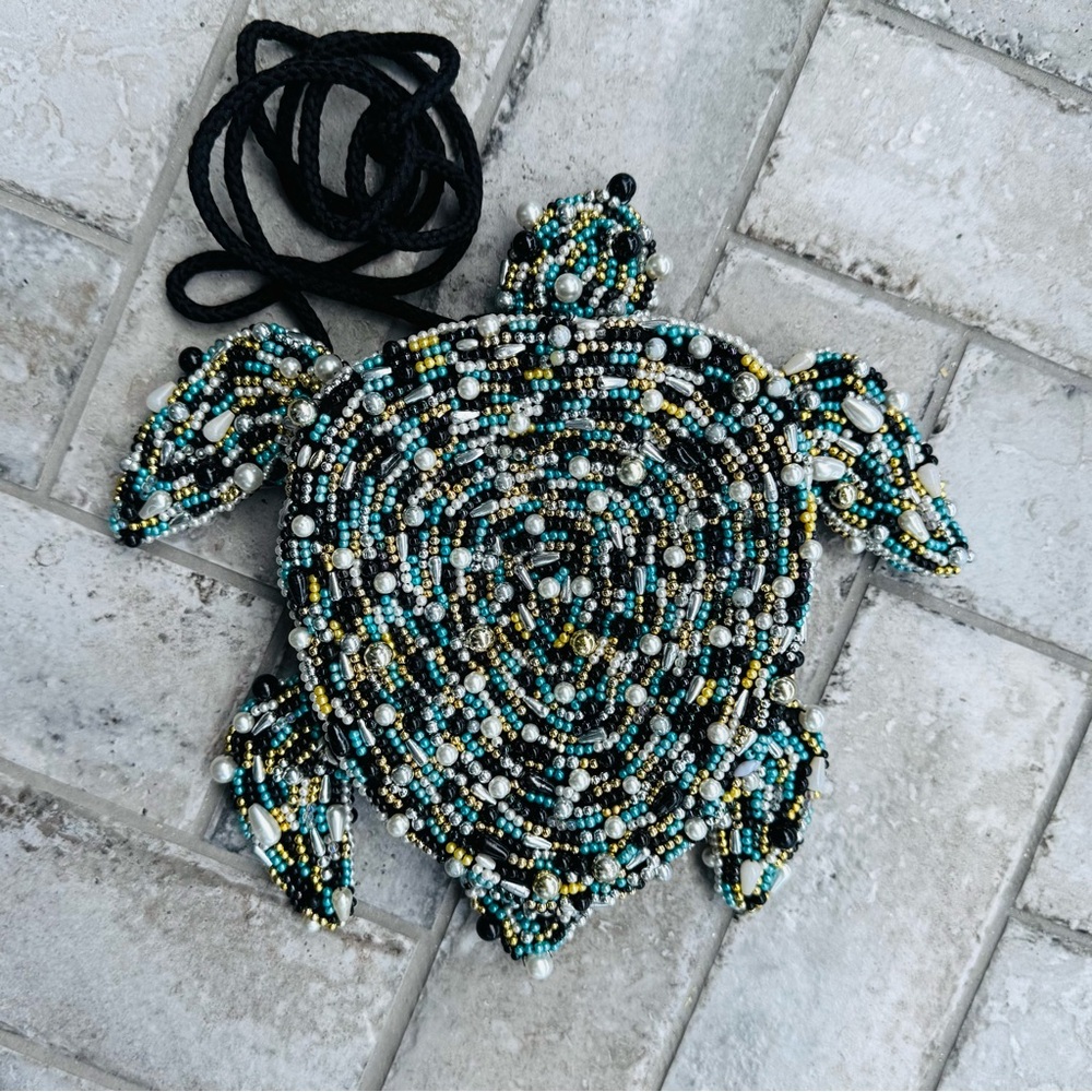Beaded Turtle Design Bag - Picture 2 of 4